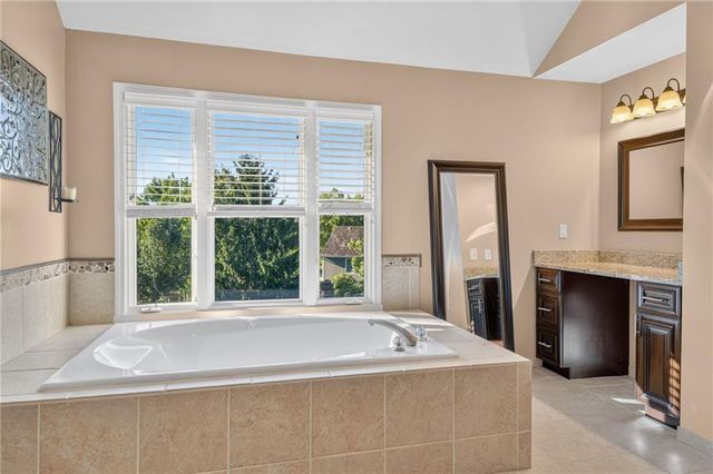 4549 W 141st Terrace, Leawood, KS 66224