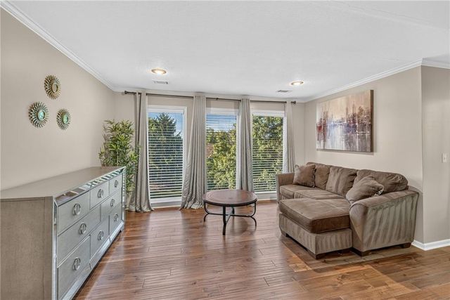 4549 W 141st Terrace, Leawood, KS 66224