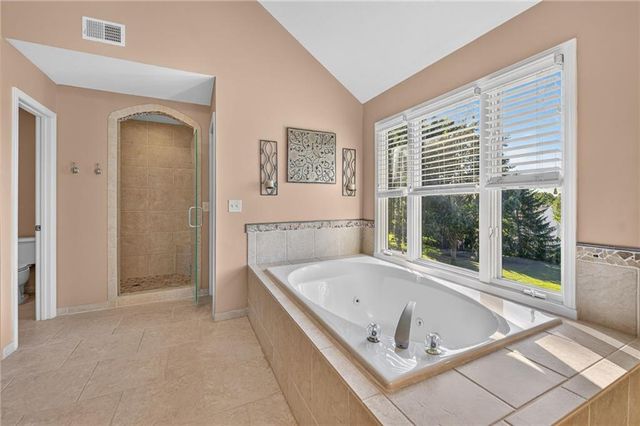 4549 W 141st Terrace, Leawood, KS 66224