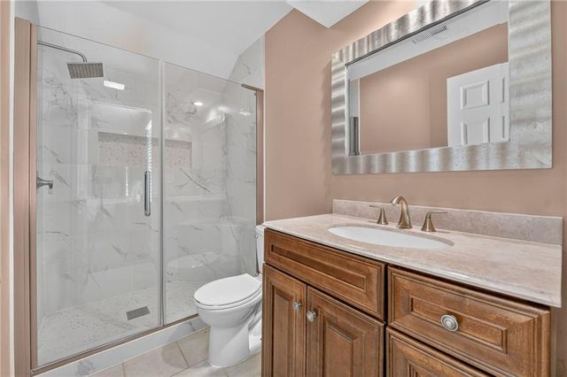 4549 W 141st Terrace, Leawood, KS 66224