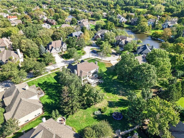 4549 W 141st Terrace, Leawood, KS 66224