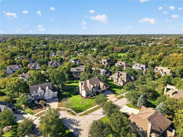4549 W 141st Terrace, Leawood, KS 66224