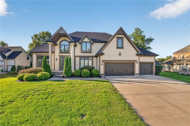 4549 W 141st Terrace, Leawood, KS 66224