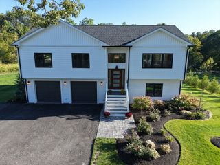 4 Byron Randall Rd, Johnston, RI 02919