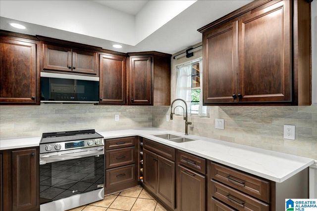 100 VICTORIA STATION, Maylene, AL 35114