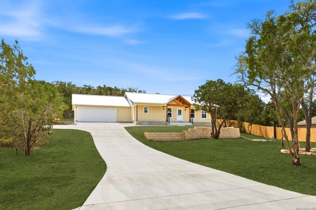 684 Appaloosa, Fischer, TX 78623