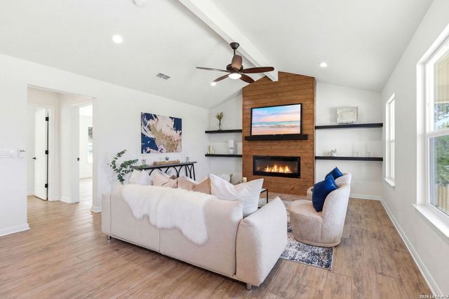 684 Appaloosa, Fischer, TX 78623