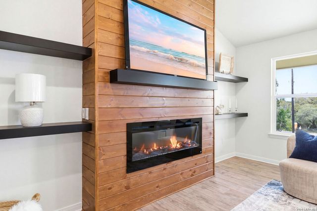 684 Appaloosa, Fischer, TX 78623