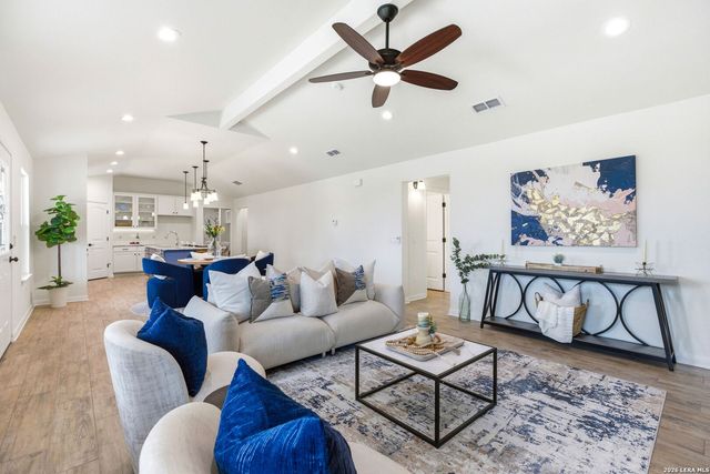 684 Appaloosa, Fischer, TX 78623