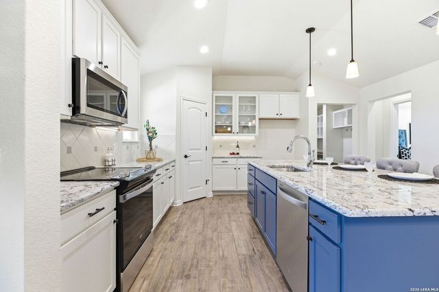 684 Appaloosa, Fischer, TX 78623