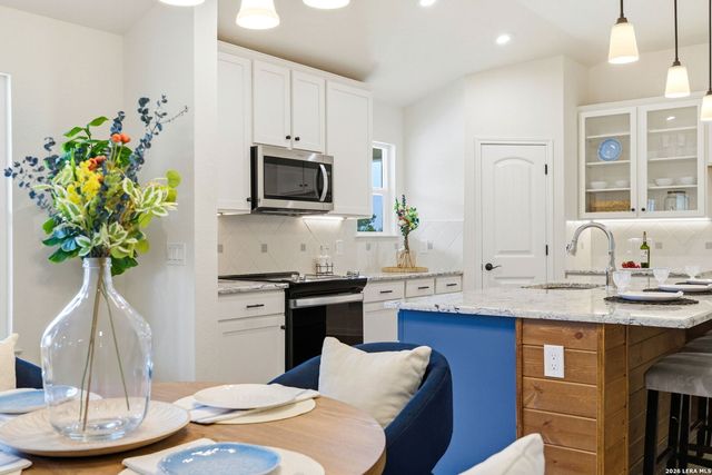 684 Appaloosa, Fischer, TX 78623