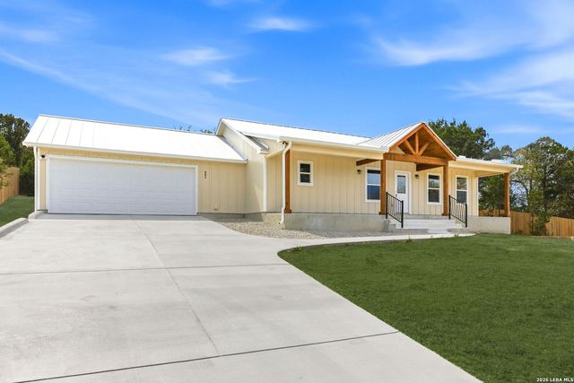 684 Appaloosa, Fischer, TX 78623