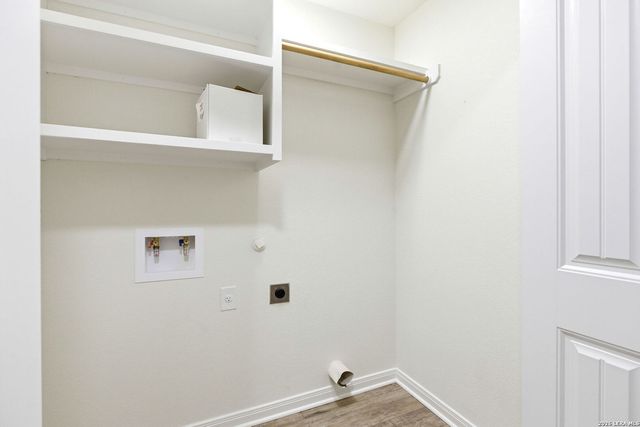 684 Appaloosa, Fischer, TX 78623