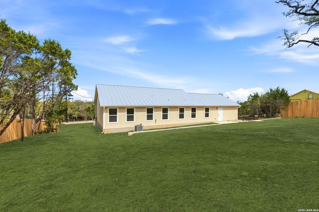 684 Appaloosa, Fischer, TX 78623