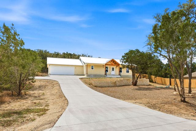 684 Appaloosa, Fischer, TX 78623