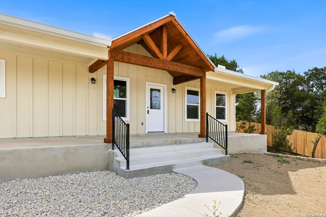 684 Appaloosa, Fischer, TX 78623