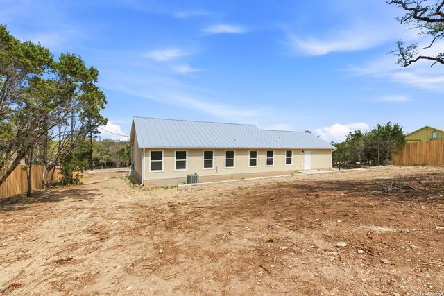 684 Appaloosa, Fischer, TX 78623