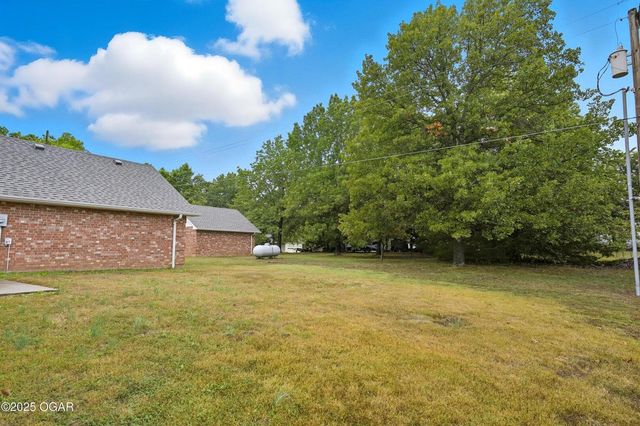 13194 Kirkwood Lane, Neosho, MO 64850