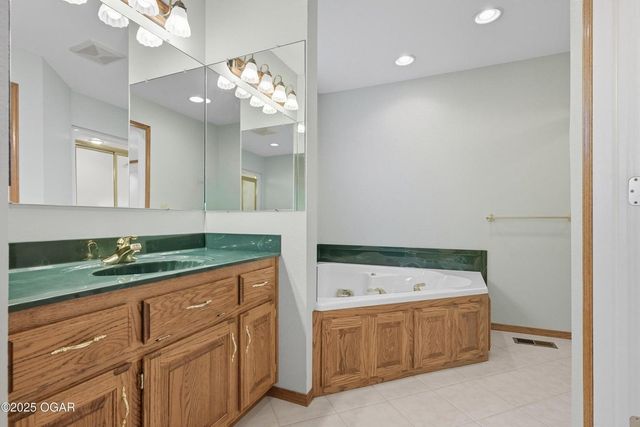 13194 Kirkwood Lane, Neosho, MO 64850