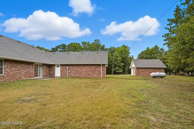 13194 Kirkwood Lane, Neosho, MO 64850