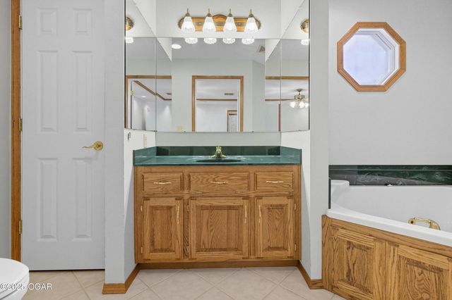 13194 Kirkwood Lane, Neosho, MO 64850