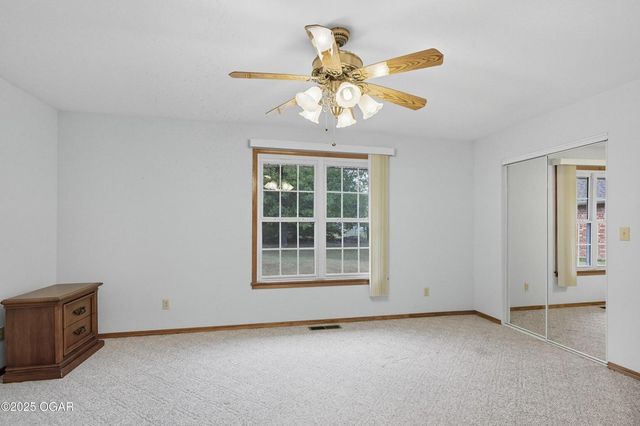 13194 Kirkwood Lane, Neosho, MO 64850