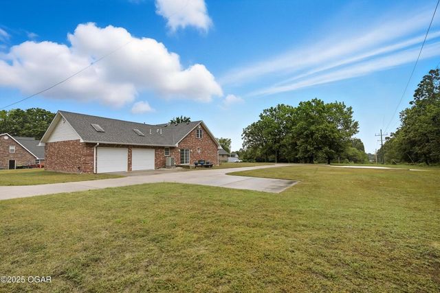 13194 Kirkwood Lane, Neosho, MO 64850
