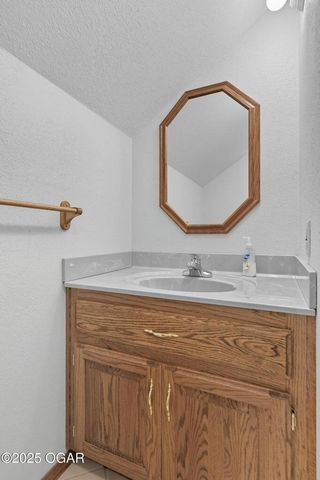 13194 Kirkwood Lane, Neosho, MO 64850