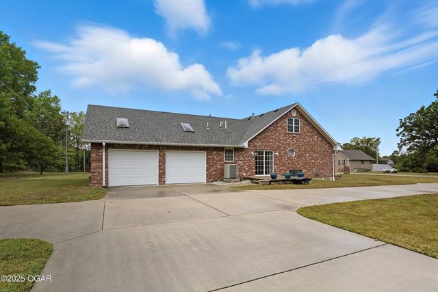 13194 Kirkwood Lane, Neosho, MO 64850