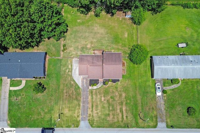25 Amy Lane, Taylors, SC 29687