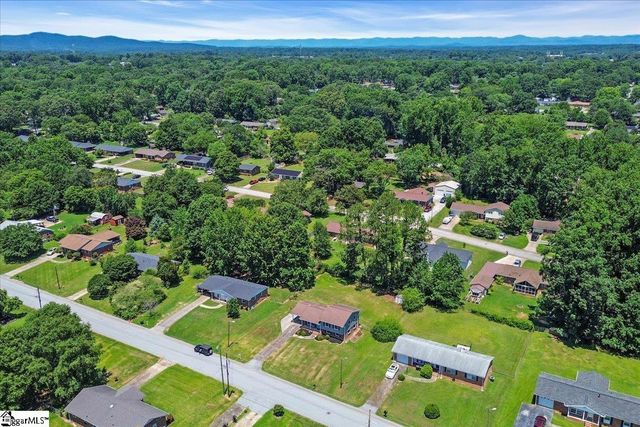 25 Amy Lane, Taylors, SC 29687