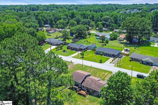 25 Amy Lane, Taylors, SC 29687
