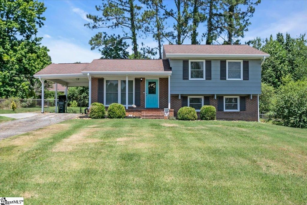 25 Amy Lane, Taylors, SC 29687