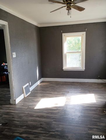 3302 N HARVARD Avenue, Peoria, IL 61614