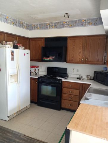 3302 N HARVARD Avenue, Peoria, IL 61614