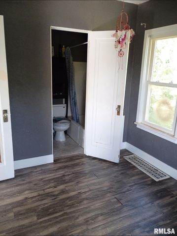 3302 N HARVARD Avenue, Peoria, IL 61614