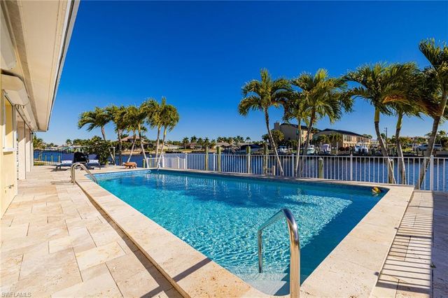 1755 SE 40th TER, Cape Coral, FL 33904