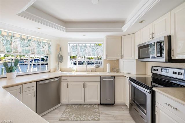 1755 SE 40th TER, Cape Coral, FL 33904