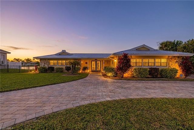 1755 SE 40th TER, Cape Coral, FL 33904