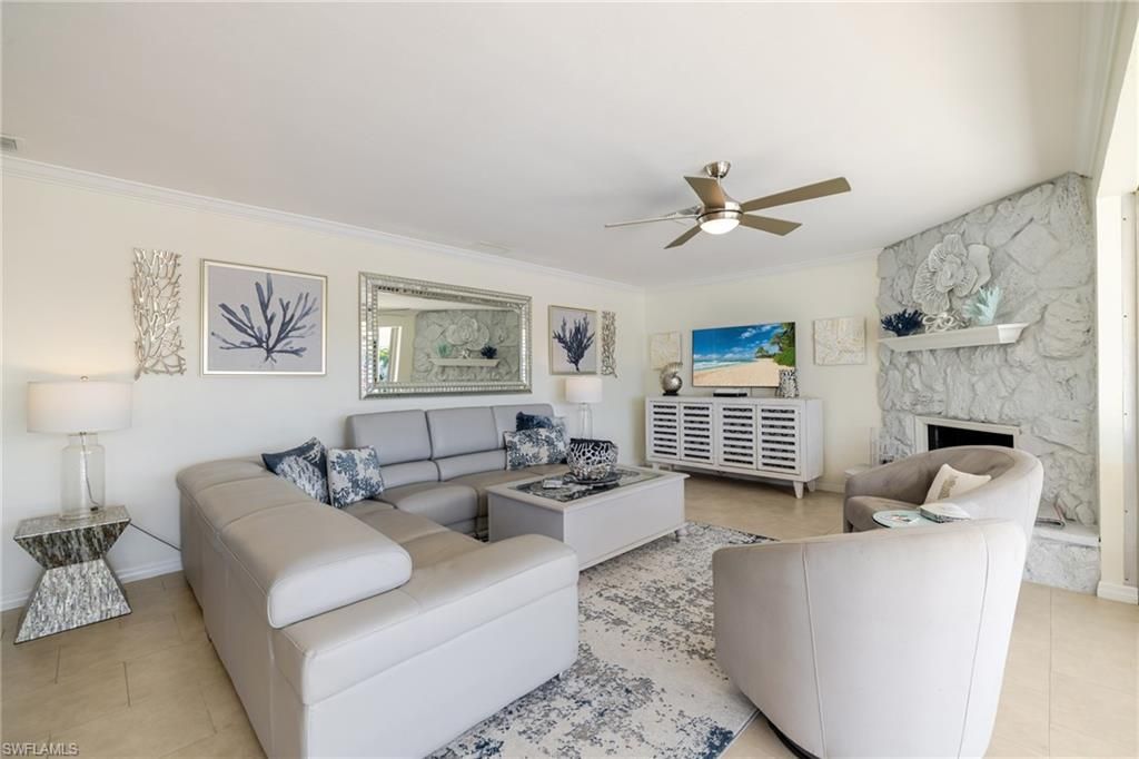 Image 14 of property listing at 1755 SE 40th TER, Cape Coral, FL 33904