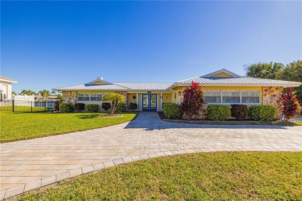 Image 35 of property listing at 1755 SE 40th TER, Cape Coral, FL 33904