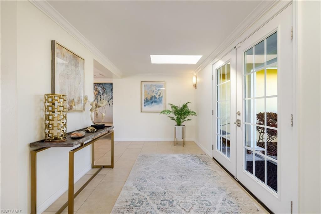 Image 8 of property listing at 1755 SE 40th TER, Cape Coral, FL 33904