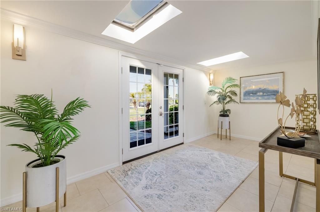 Image 9 of property listing at 1755 SE 40th TER, Cape Coral, FL 33904