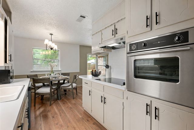 1709 Winchester Way, Bedford, TX 76022