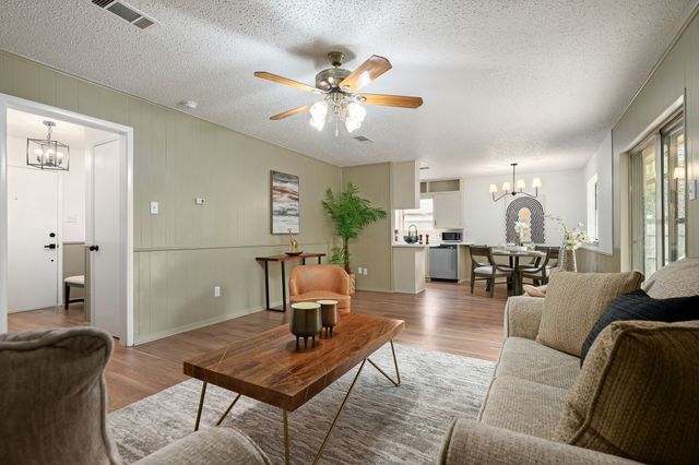 1709 Winchester Way, Bedford, TX 76022