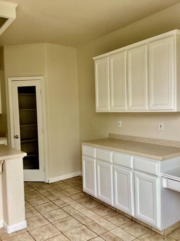 3484 Cathedral Cir, Stockton, CA 95212