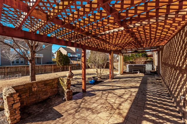 128 Rock Castle Dr, Lebanon, TN 37087