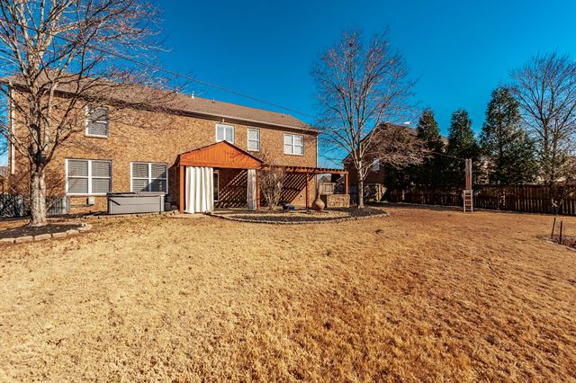 128 Rock Castle Dr, Lebanon, TN 37087