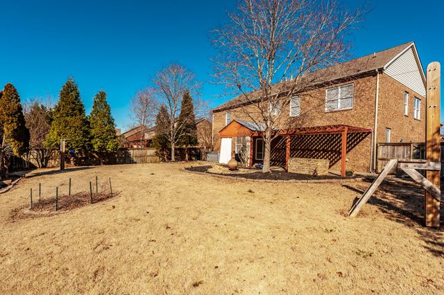 128 Rock Castle Dr, Lebanon, TN 37087