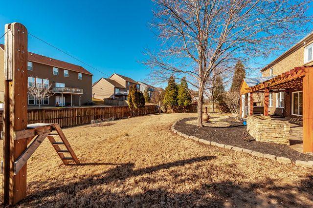 128 Rock Castle Dr, Lebanon, TN 37087